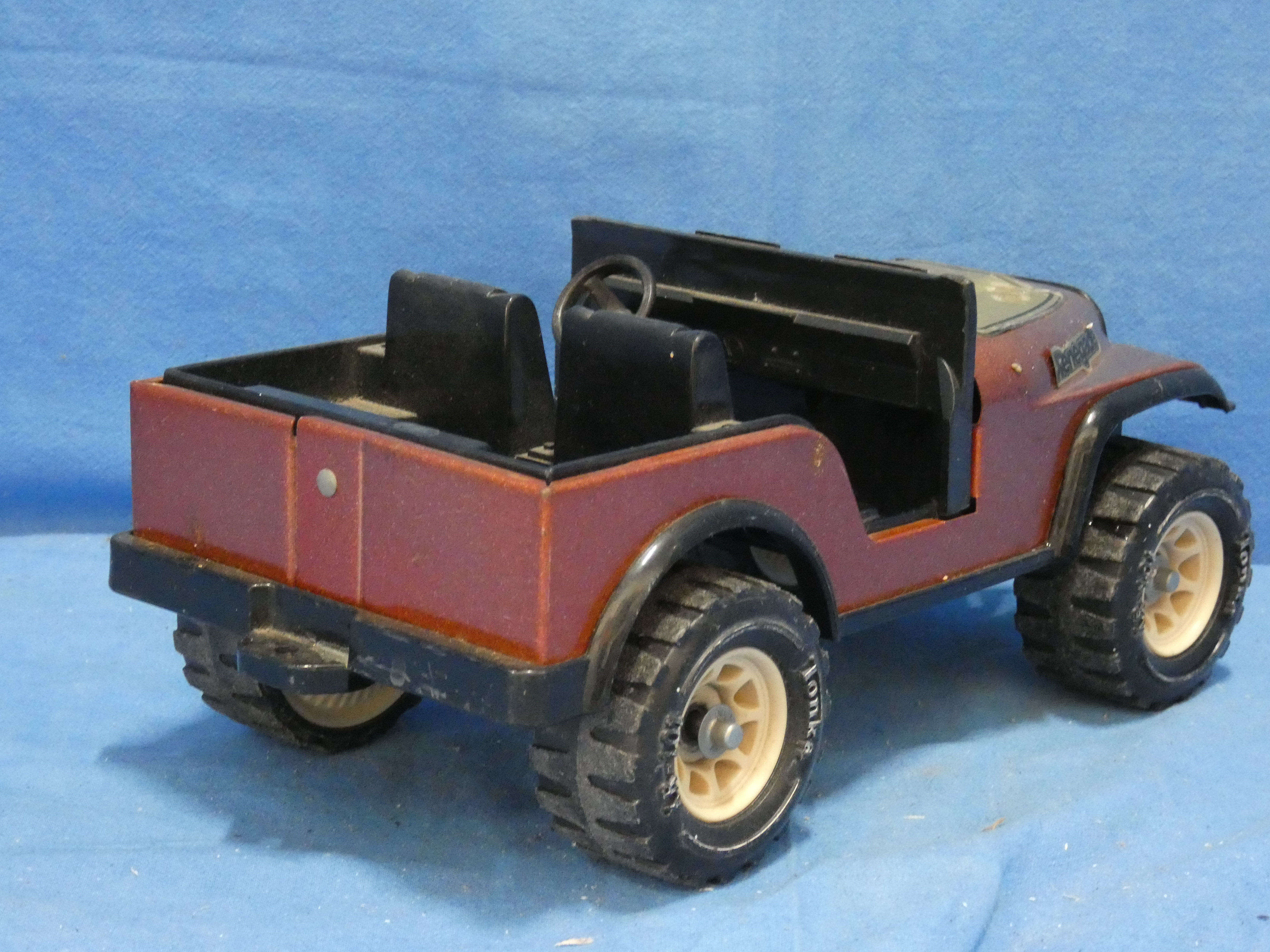 art nr: 1205 vintage Tonka Jeep