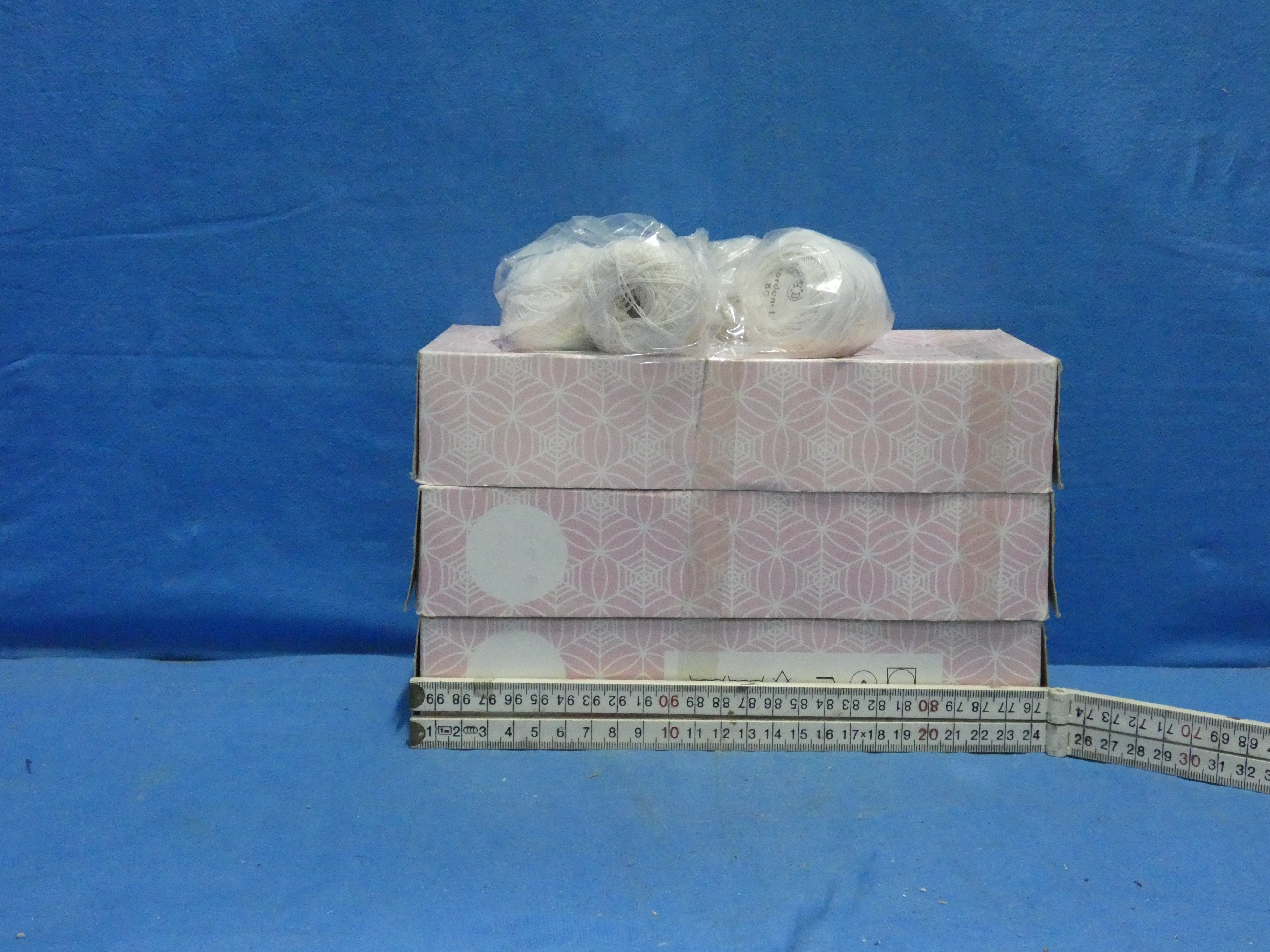 art nr: 1250 vintage dozen kantklos garen