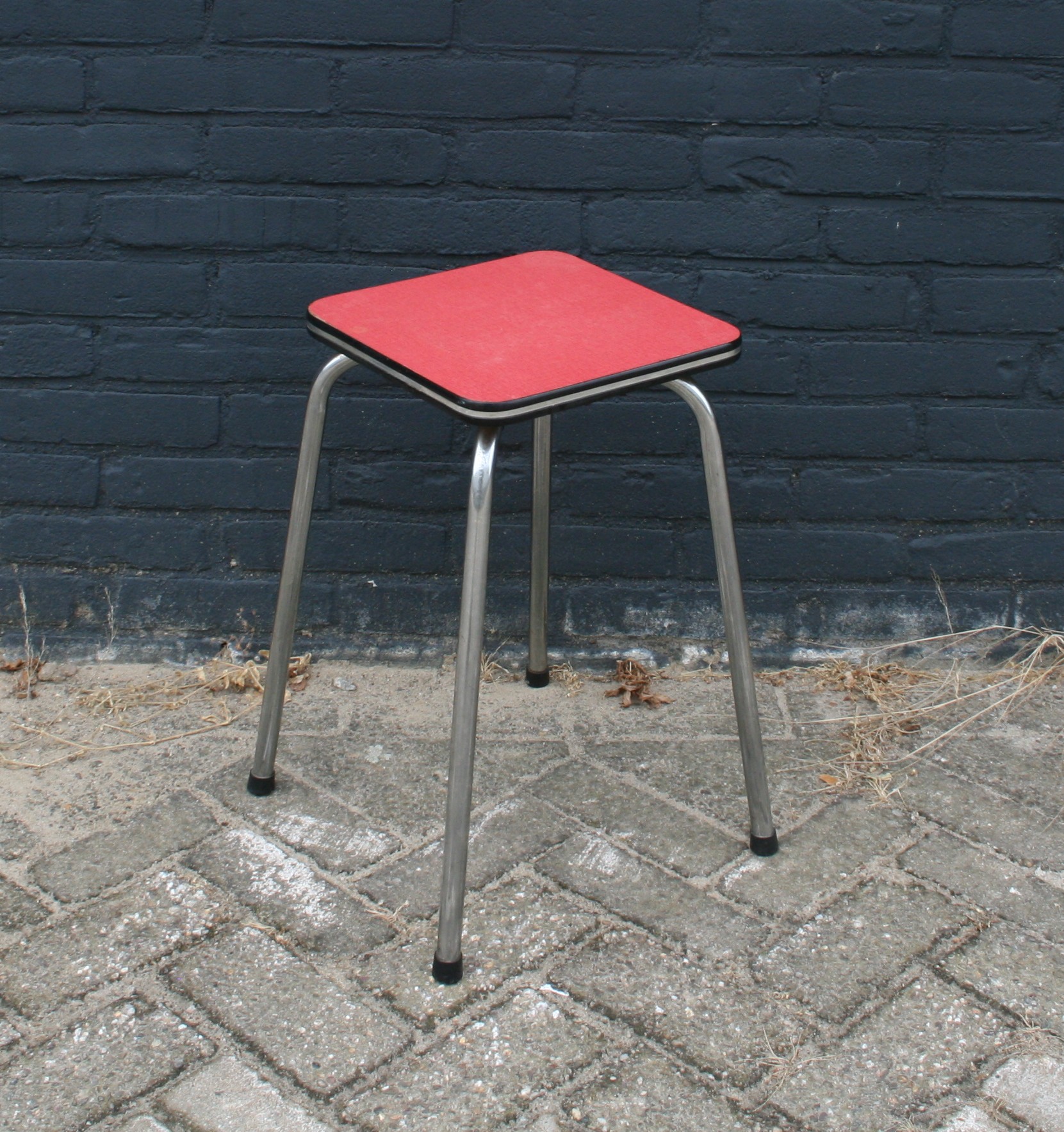 art nr: 160 vintage rood krukje