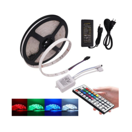 RGB Led strip - 5 m - 20 kleuren - incl. 44 button remote - Verlichting Binnen