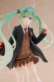 Hatsune Miku Fashion PVC Figure Preppy Ver. 18 cm - PRE-ORDER