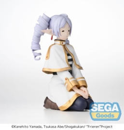 Frieren: Beyond Journey's End PM Perching PVC Figure Frieren "I have ringlets now" 10 cm - PRE-ORDER