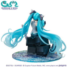 Mobile Suit Gundam x Hatsune Miku Lucrea PVC Figure Hatsune Miku x OO Gundam 45th Anniversary 17 cm - PRE-ORDER