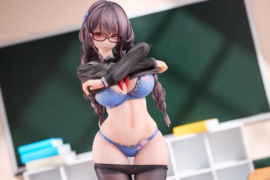 Original Character 1/6 PVC Figure Gap Glasses Girl Who Doesn't Want To Take Physical Education Class 28 cm - PRE-ORDER