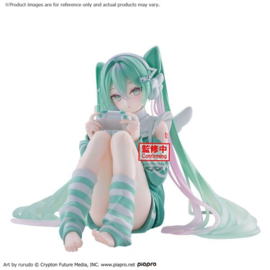 Hatsune Miku Holiday Memories PVC Figure Game 13 cm - PRE-ORDER