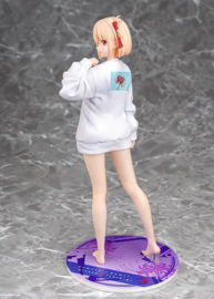 Lycoris Recoil 1/7 PVC Figure Chisato Nishikigi: Oversized Sweatshirt Ver. 25 cm - PRE-ORDER