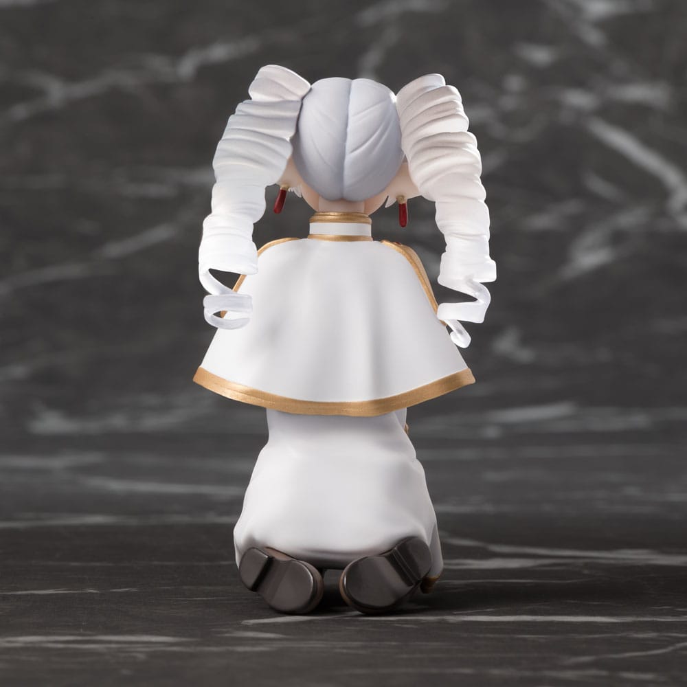 Frieren: Beyond Journey's End PM Perching PVC Figure Frieren I have ringlets now Clear Ver. EU Exclusive 10 cm