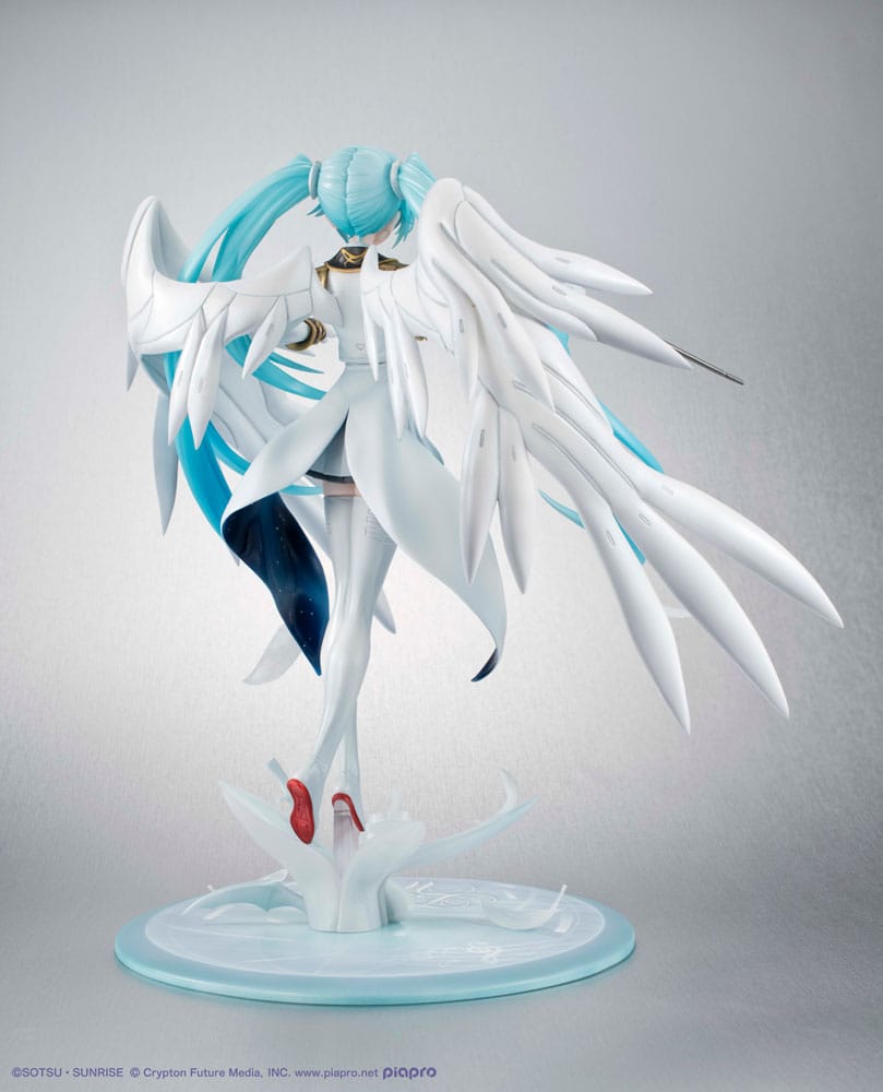 Mobile Suit Gundam x Hatsune Miku Lucrea PVC Figure Hatsune Miku x Wing Gundam Zero EW 45th Anniversary 27 cm - PRE-ORDER