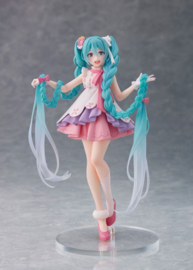 Hatsune Miku PVC Figure Hatsune Miku Wonderland Rapunzel Ver. 18 cm - PRE-ORDER
