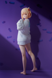 Lycoris Recoil 1/7 PVC Figure Chisato Nishikigi: Oversized Sweatshirt Ver. 25 cm - PRE-ORDER