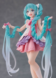 Hatsune Miku PVC Figure Hatsune Miku Wonderland Rapunzel Ver. 18 cm - PRE-ORDER