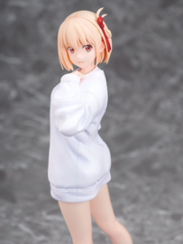 Lycoris Recoil 1/7 PVC Figure Chisato Nishikigi: Oversized Sweatshirt Ver. 25 cm - PRE-ORDER