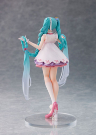 Hatsune Miku PVC Figure Hatsune Miku Wonderland Rapunzel Ver. 18 cm - PRE-ORDER