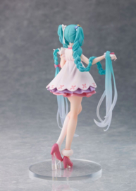Hatsune Miku PVC Figure Hatsune Miku Wonderland Rapunzel Ver. 18 cm - PRE-ORDER