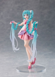 Hatsune Miku PVC Figure Hatsune Miku Wonderland Rapunzel Ver. 18 cm - PRE-ORDER