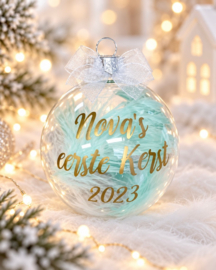 Eerste Kerst | Gepersonaliseerde Kerstbal Gevuld met Veren (7 cm)
