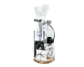 Cadeauset met thee, theebloemen en chocolade