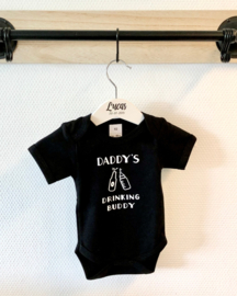 Romper "Daddy's drinking buddy" | wit of zwart