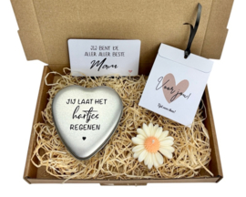 Brievenbus cadeaupakket – Jij laat het hartjes regenen (voor mama of oma)