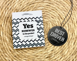 Rijbewijs cadeau - autogeurhanger “Best driver”