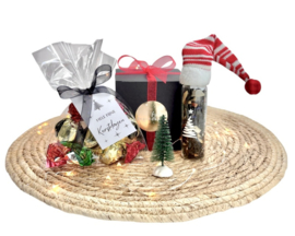 Kerstcadeautje in Zwarte Doos (9 x 9 cm)