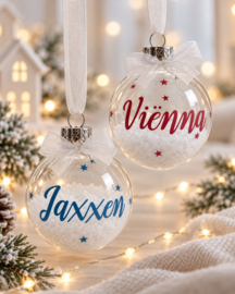 Kerstbal met naam Gevuld met Sneeuw  (7 cm)