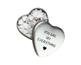 Blikje in Hartvorm met Snoephartjes - "You are my everything"