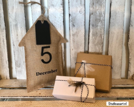 Sinterklaas decoratie jute huisje met tekst “5 December”