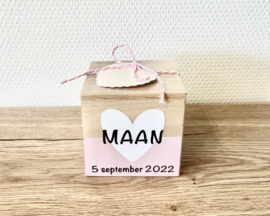 Houten spaarpot hart met naam en geboortedatum | Hart | Roze