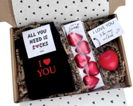 Valentijn Cadeaupakket voor Hem – Liefde, Humor en Chocolade