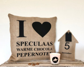 Sinterklaas kussen “I love speculaas, warme chocola, pepernoten”