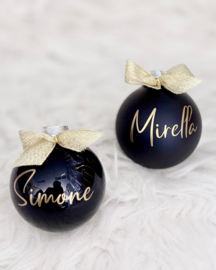 Elegante Zwarte Glazen Kerstbal met Naam (7 cm)