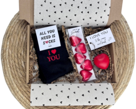 Valentijn Cadeaupakket voor Haar – Liefde, Humor en Chocolade