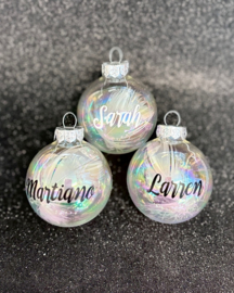 Gepersonaliseerde Transparante Kerstballen met Parelmoer Effect (5,7 cm_
