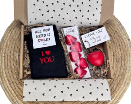Valentijn Cadeaupakket voor Hem – Liefde, Humor en Chocolade
