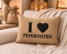 “I love pepernoten” kussen van jute - 40 x 30 cm