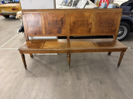 VERKOCHT Bank uit kroeg