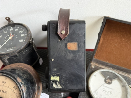 Universal AVOMETER Model 8