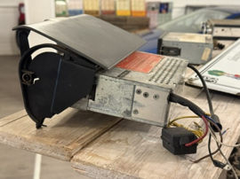 Autoradio cassette FM met inbouwklep