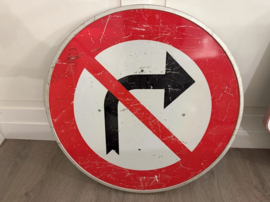 NO RIGHT TURN sign