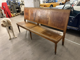 VERKOCHT Bank uit kroeg