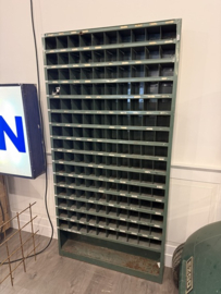 VERKOCHT Kast met vakken, groot formaat, uit garage