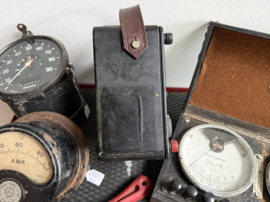 Universal AVOMETER Model 8