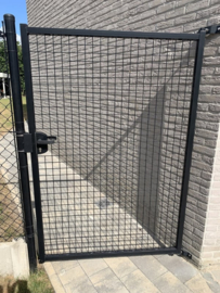 Poort met enkele vleugel, 1 meter breed, 2 meter hoog
