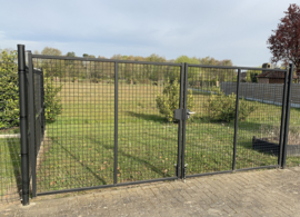 Poort met dubbele vleugel - 4 meter breed - 2 meter hoog