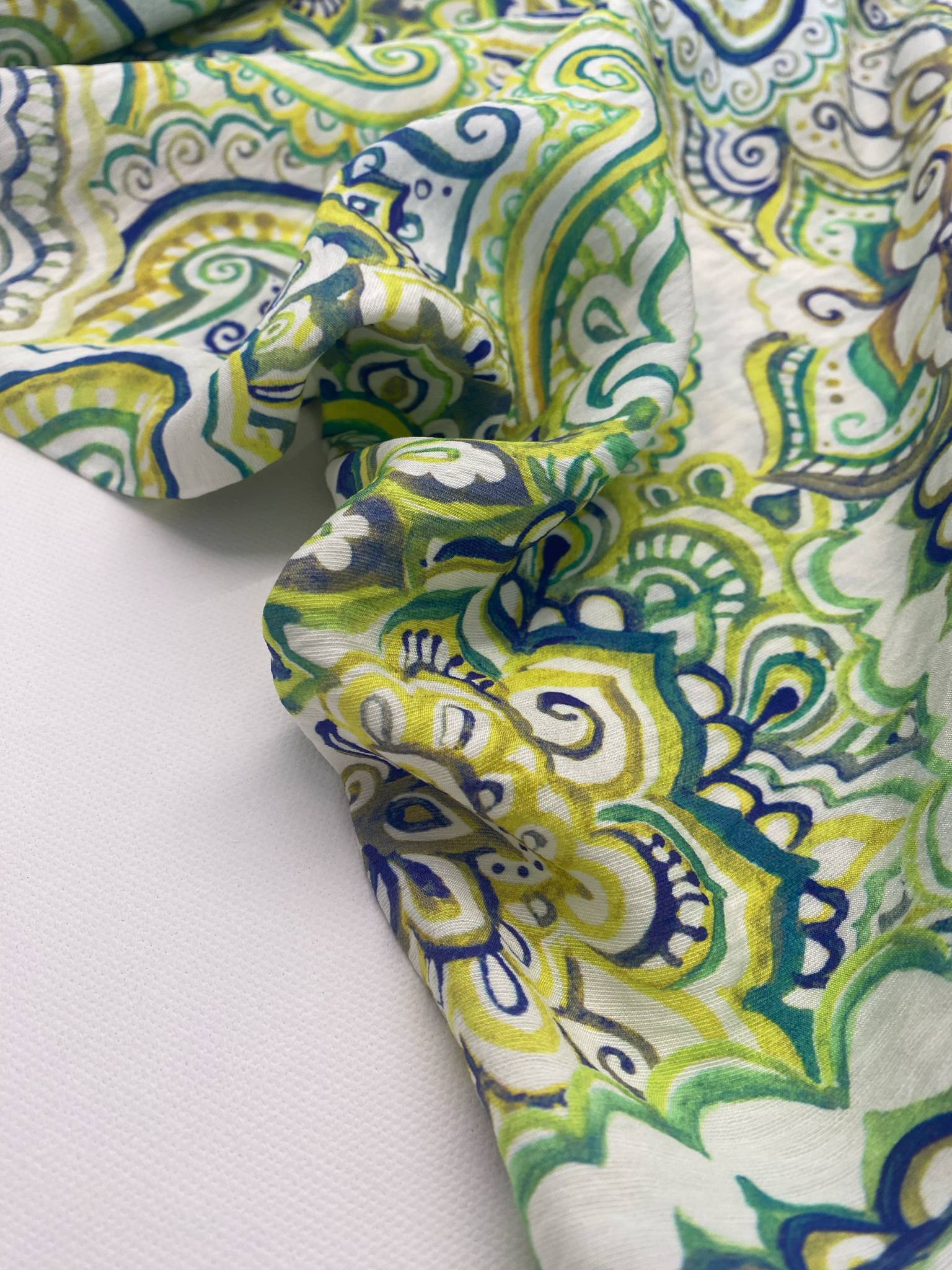 Viscose mix - Paisley Garden