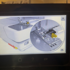 Bernina L 890