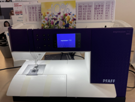 Pfaff Expression 710