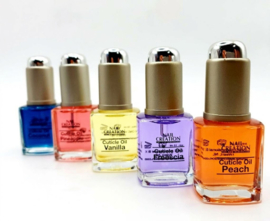 Nail Creation Cuticle Oil Freescia (15 ml) met vitamine A en E, speciaal ontwikkeld voor zowel manicures als pedicures