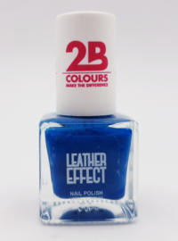 2B Leather Effect Nail Polish (9,5 ml) is een getextureerde, trendy nagellak van het Europese cosmeticamerk 2B (2B Colours)